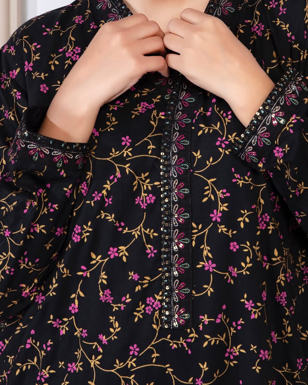 Black Leaf Embroidered 2pc