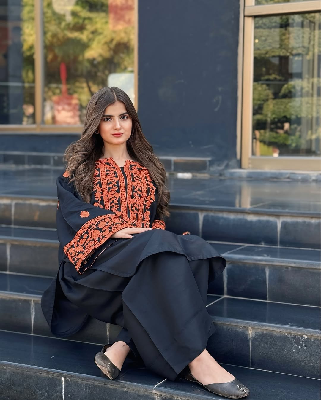 Velcia Embroidered 2pc