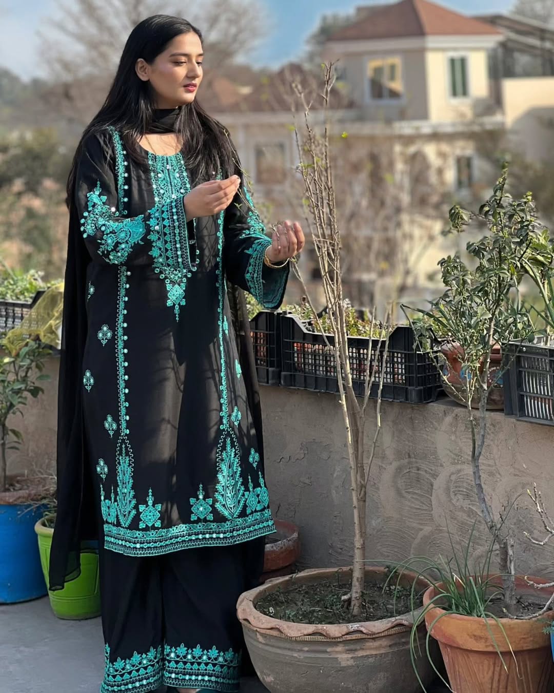 Kaamla Embroidered 3pc