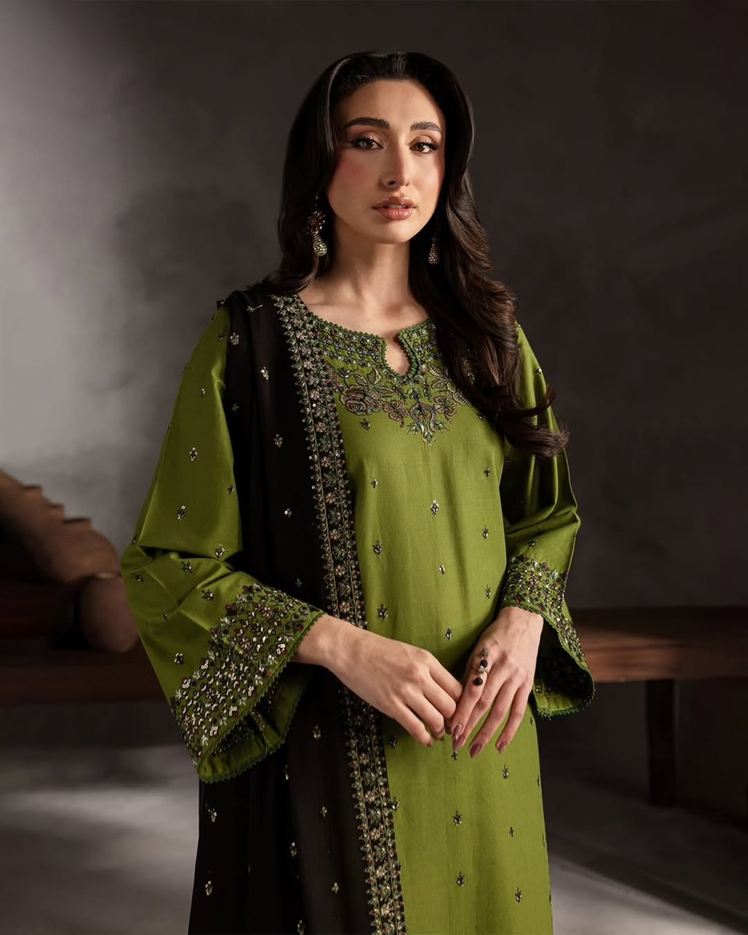 Ezzah 3pc - Lawn Embroidered