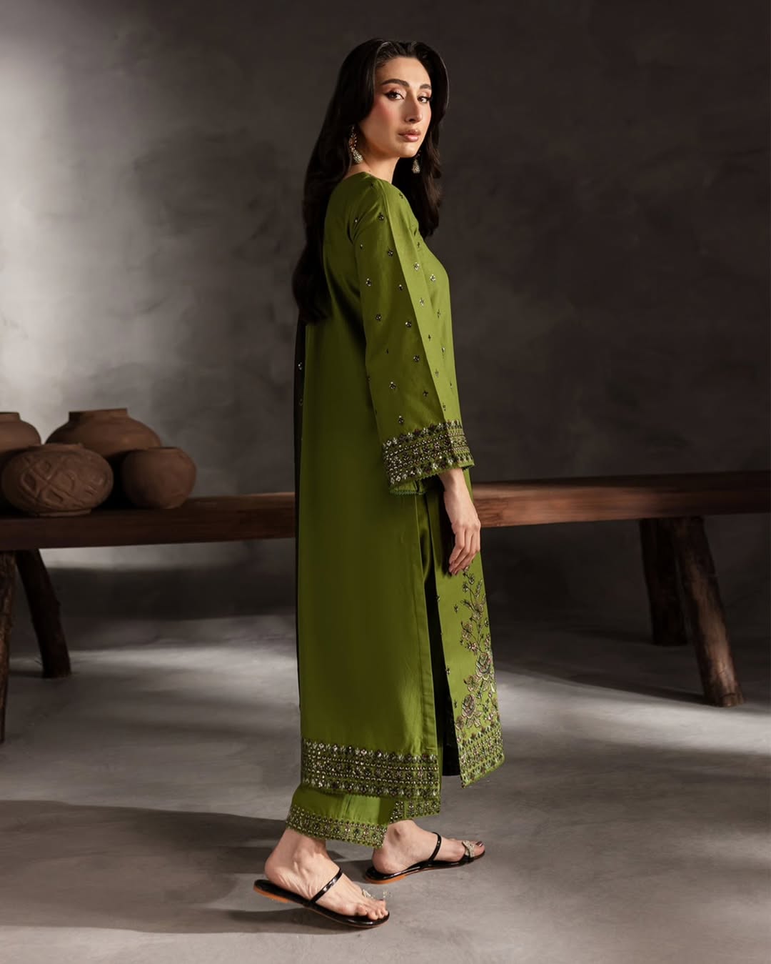 Ezzah 3pc - Lawn Embroidered