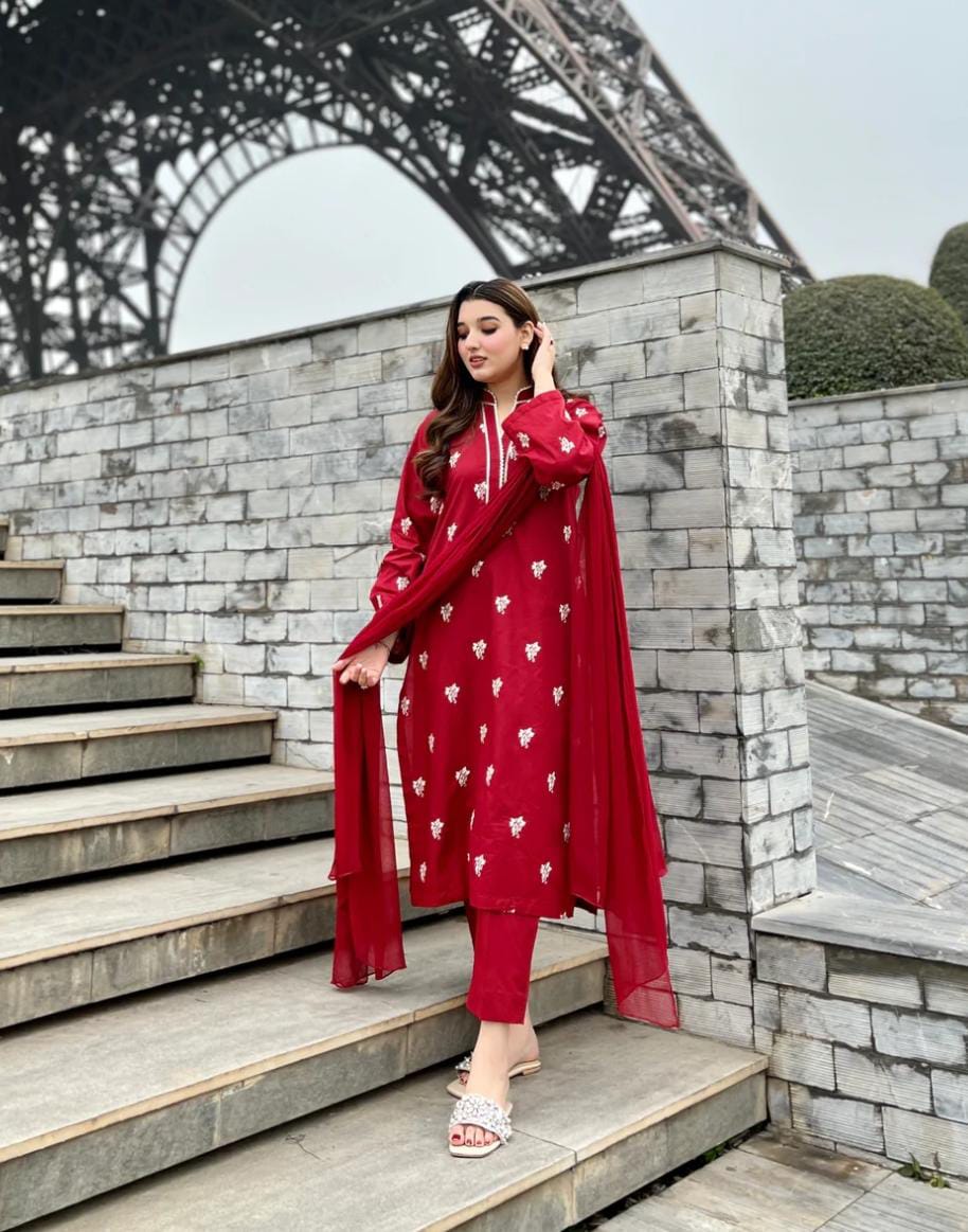 Lily Embroidered Lawn 3pc