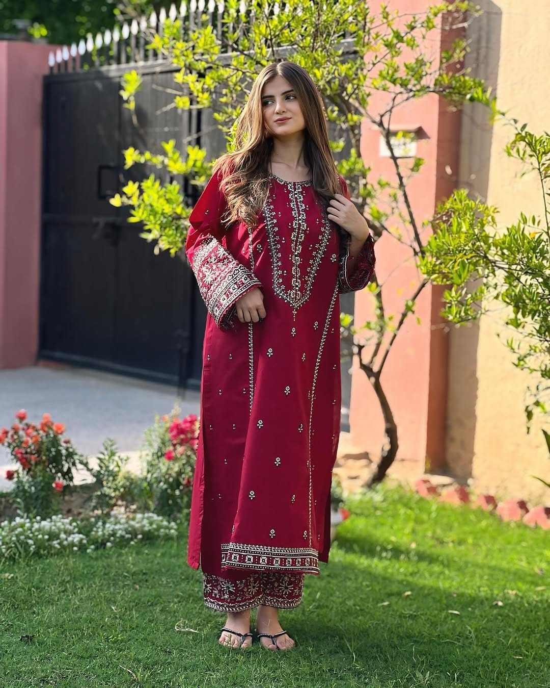 LaaL Roohi Embroidered 2pc