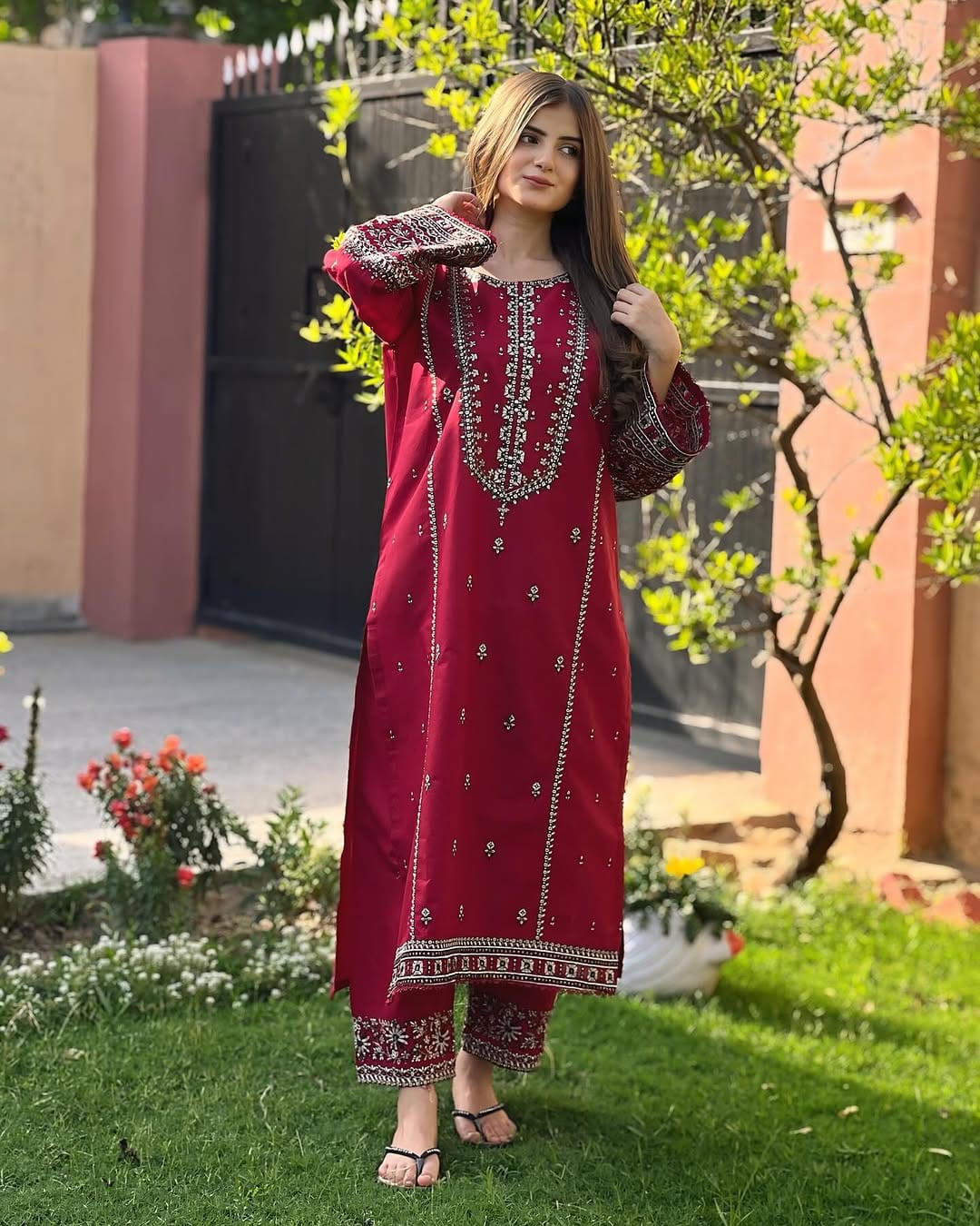 LaaL Roohi Embroidered 2pc