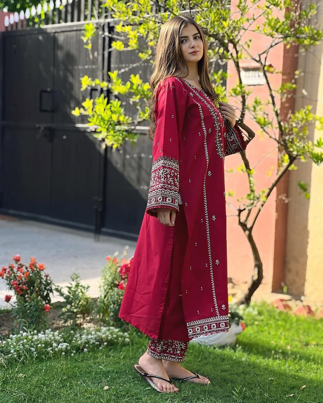 LaaL Roohi Embroidered 2pc