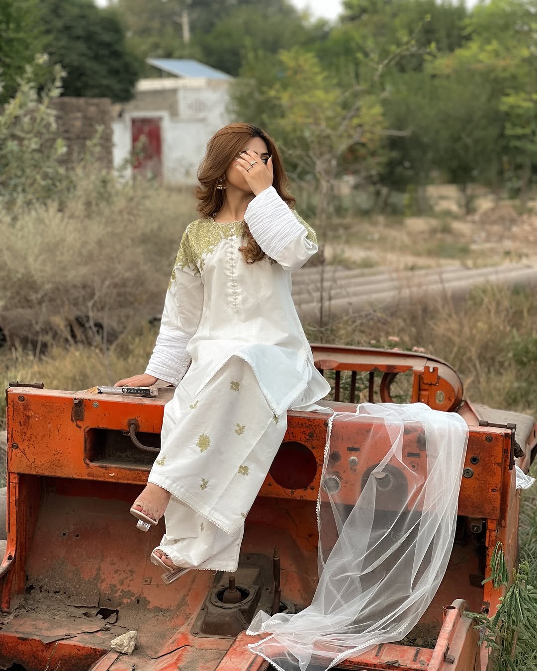 Casper Embroidered 3pc