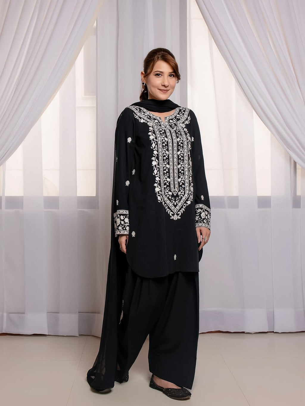 Hina Embroidered 2pc
