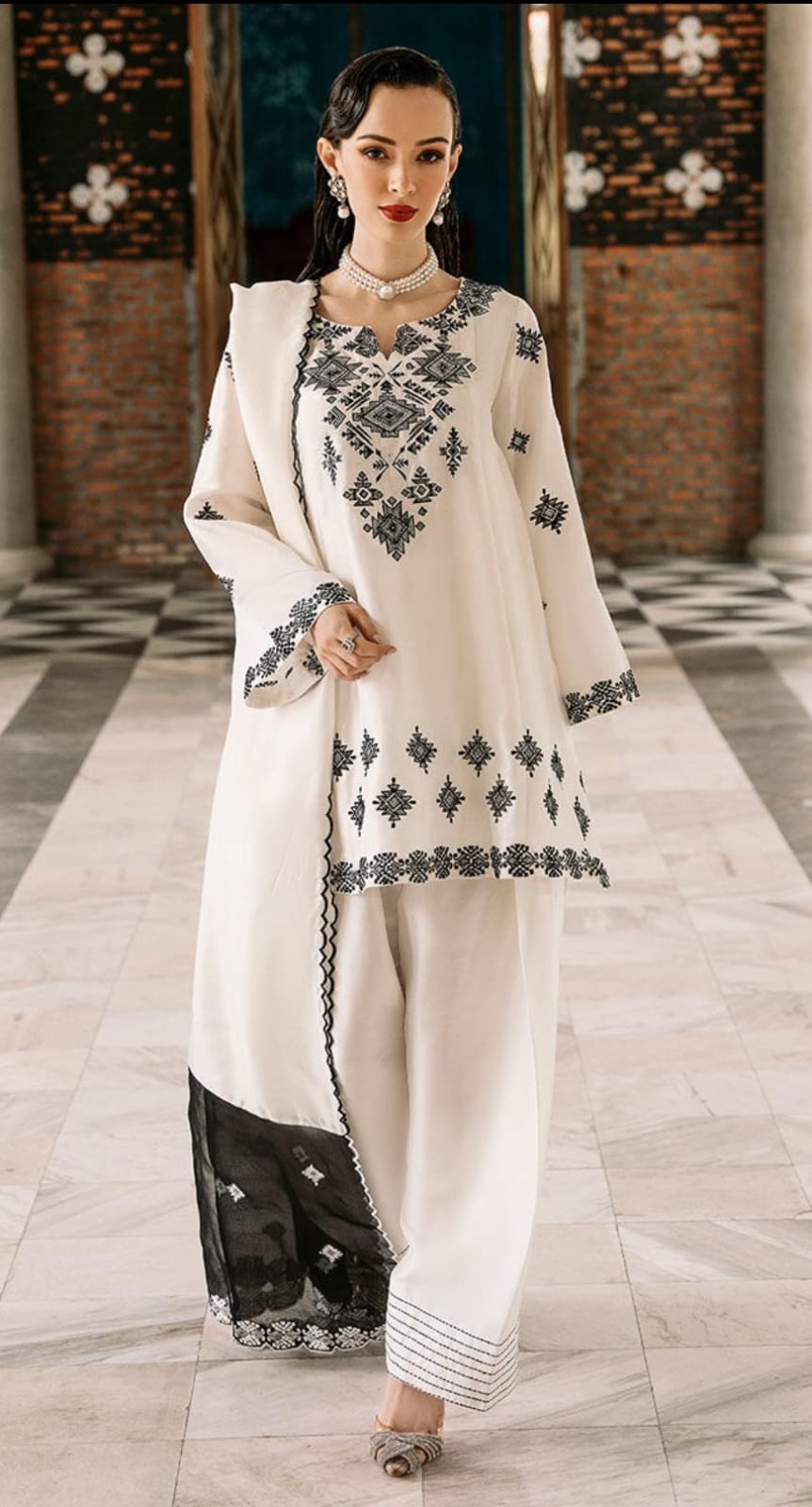 Elsa Embroidered 3pc