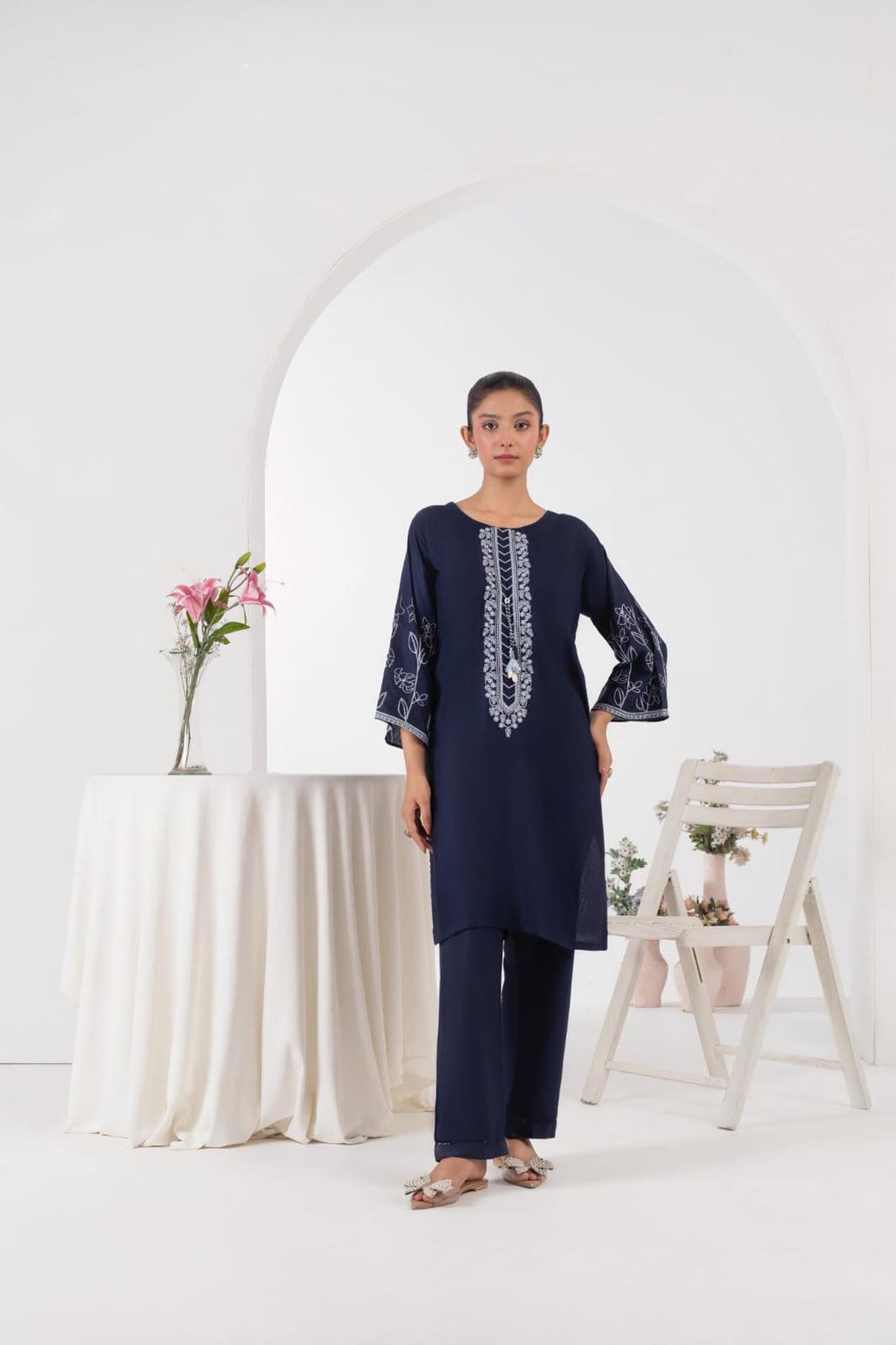 Mooona Embroidered 2pc