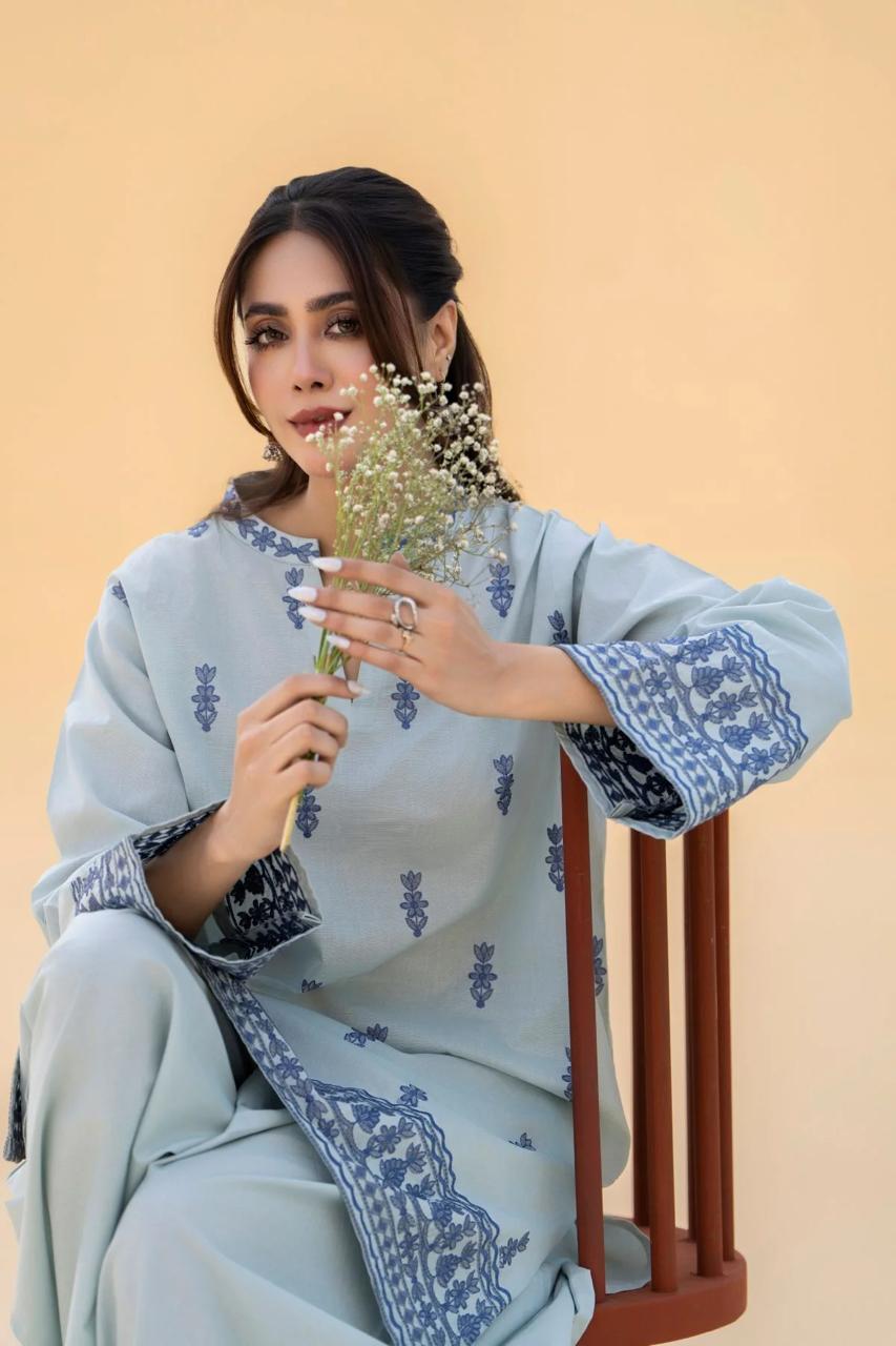 DilRuba Embroidered Furshi set