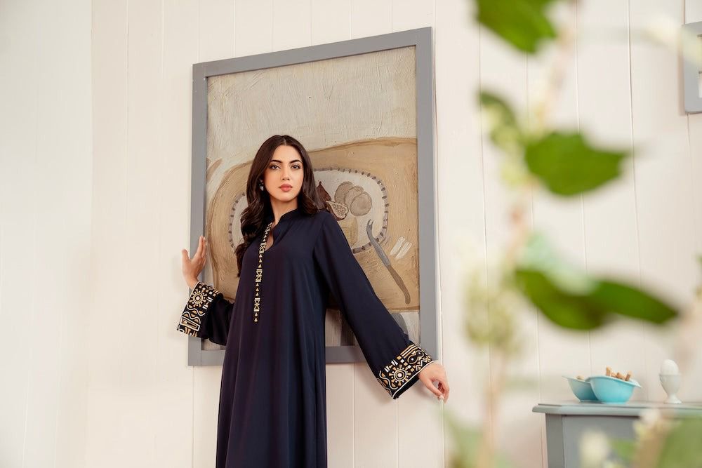 Lunaa Embroidered 2pc