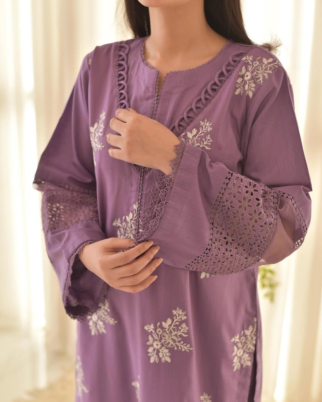 Hooriya Embroidered 3pc