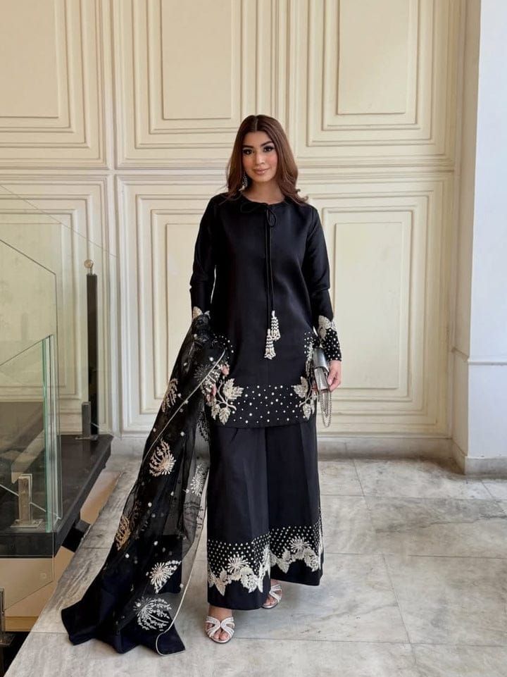 Haniya Embroidered 3pc