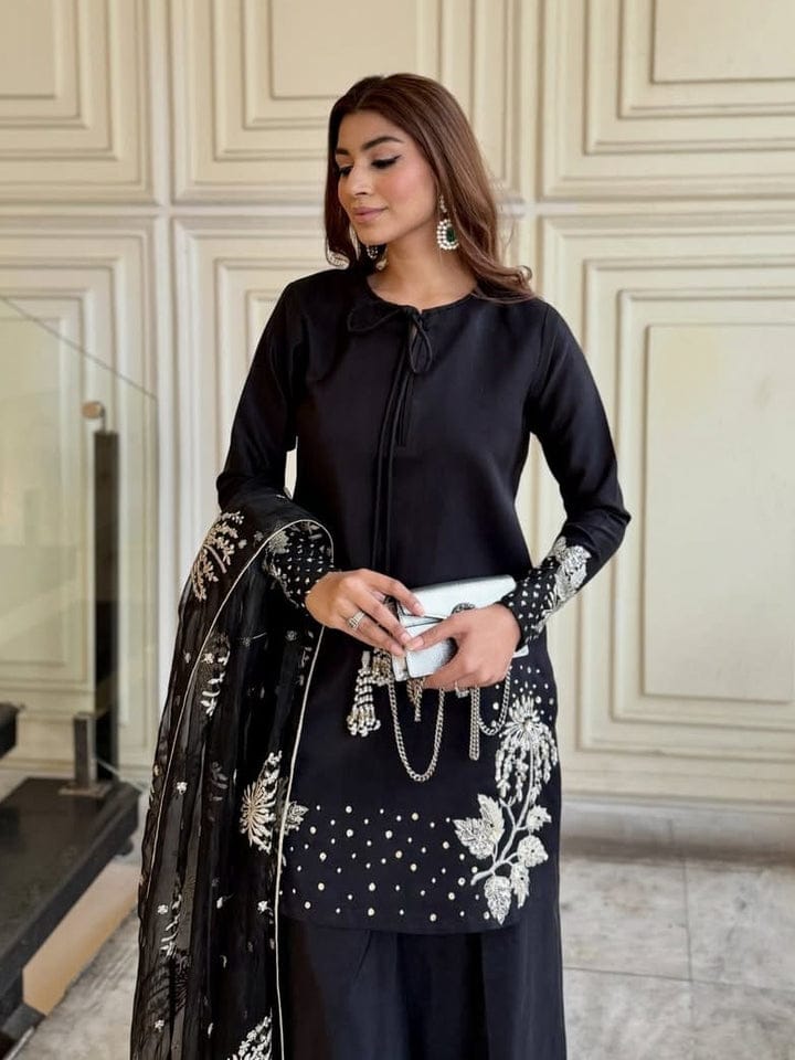 Haniya Embroidered 3pc