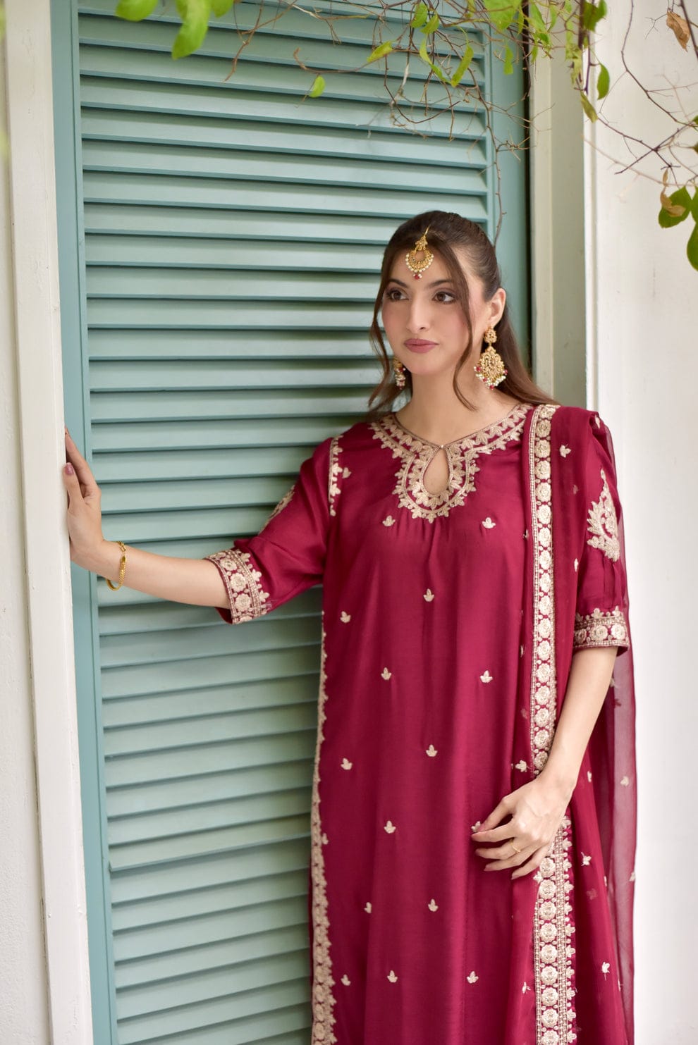 Move Embroidered 3pc