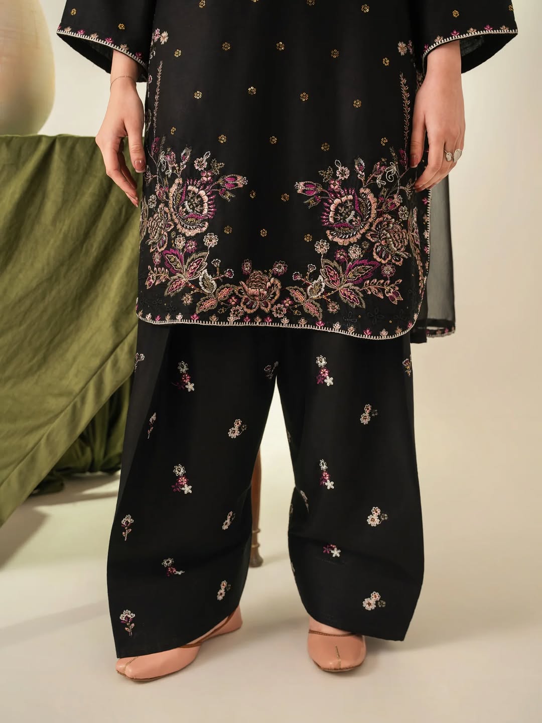 Alyana Embroidered 3pc