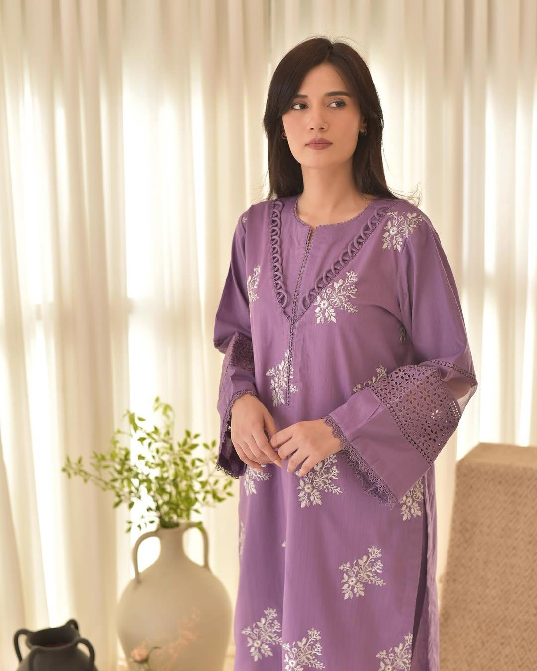 Hooriya Embroidered 3pc